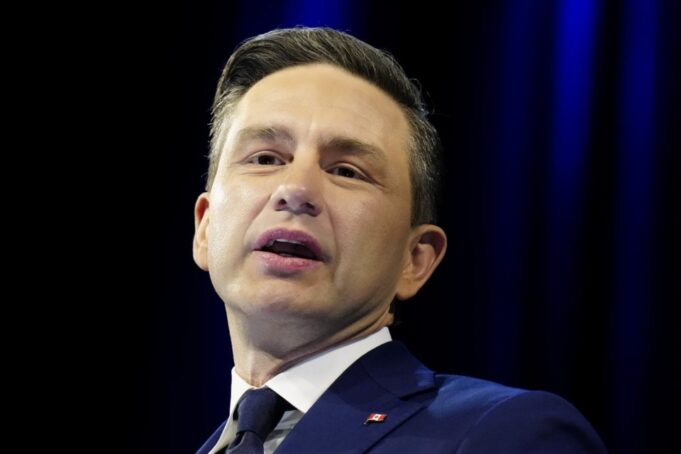 El líder conservador Pierre Poilievre pierde su asiento de larga data en Ottawa
