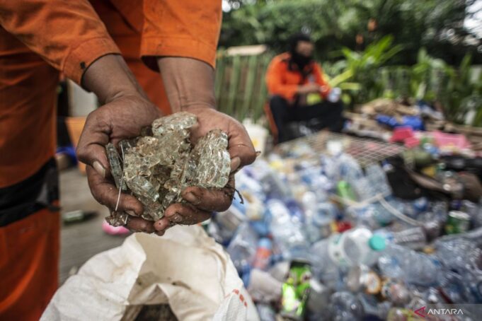 Tackling waste problem through village movement