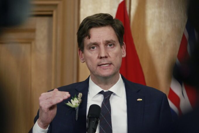 Eby termina el contrato de consultoría del centro de Eastside que fue criticado
