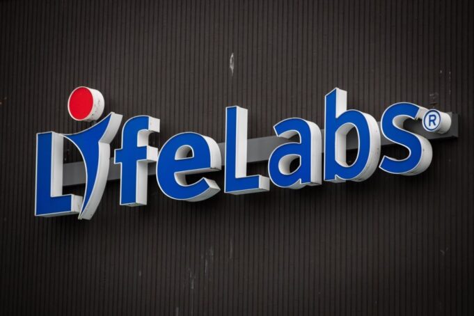 El acuerdo de tres años alcanzó la disputa laboral entre Lifelabs y 1.200 trabajadores en huelga
