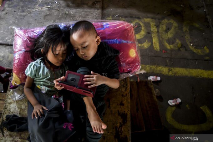 Indonesia removes 380k porn content to protect children
