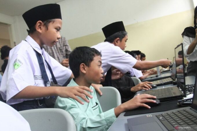 Indonesia's Sekolah Rakyat to implement three curricula