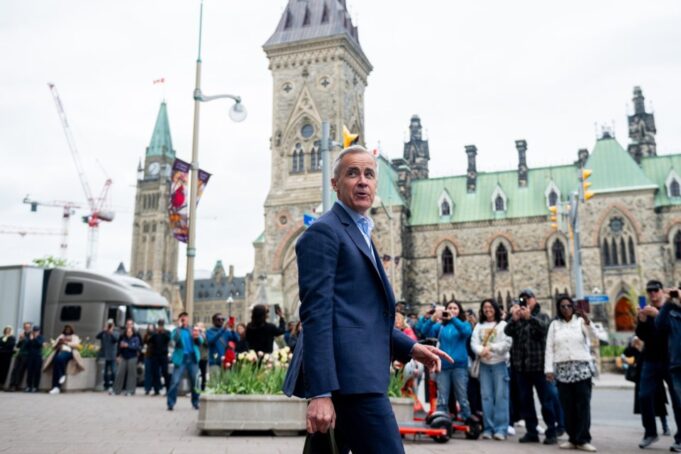 Los canadienses tienen más confianza en Carney que en Trudeau: encuesta
