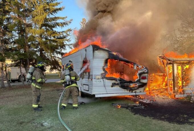 Los equipos de Nipawin luchan contra dos incendios de estructura, no se informaron heridos
